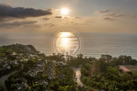 Chalet de 4 dormitorios en Phuket, Tailandia № 190680 - foto 27
