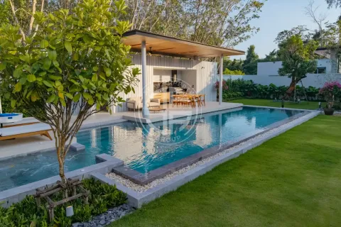 Chalet de 4 dormitorios en Phuket, Tailandia № 190679 - foto 17