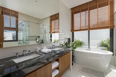 Chalet de 3 dormitorios en Phuket, Tailandia № 190762 - foto 7