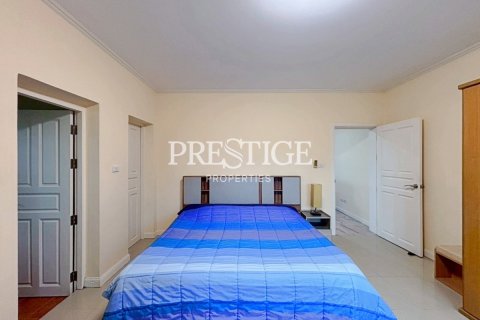 House in Pattaya, Thailand 4 bedrooms № 198040 - photo 25