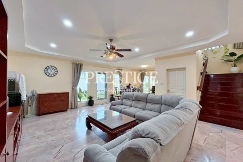 House in Pattaya, Thailand 4 bedrooms № 198040 - photo 5