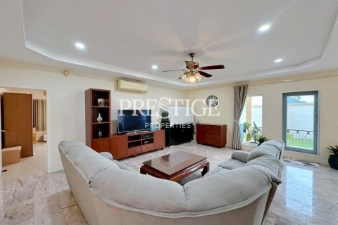 House in Pattaya, Thailand 4 bedrooms № 198040 - photo 7
