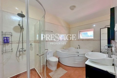 House in Pattaya, Thailand 4 bedrooms № 198040 - photo 18
