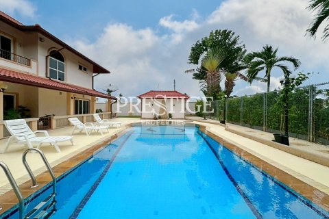 House in Pattaya, Thailand 4 bedrooms № 198040 - photo 3