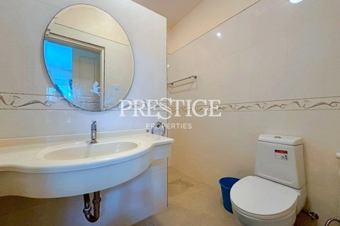 House in Pattaya, Thailand 4 bedrooms № 198040 - photo 26