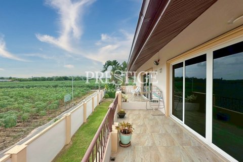 House in Pattaya, Thailand 4 bedrooms № 198040 - photo 17