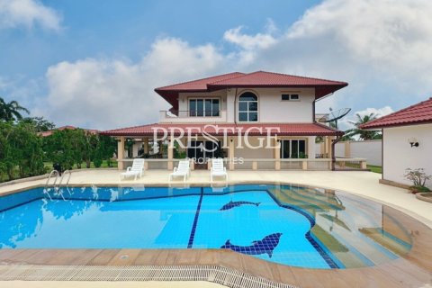 House in Pattaya, Thailand 4 bedrooms № 198040 - photo 28