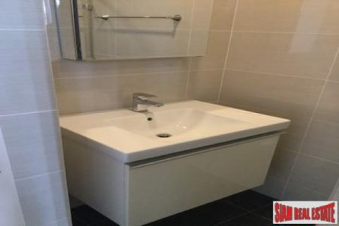 Apartamento de 1 dormitorio en Bangkok, Tailandia № 202670 - foto 3