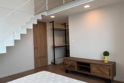Chalet de 3 dormitorios en Saphan Sung, Bangkok, Tailandia № 133951 - foto 18