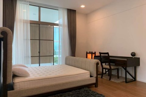 Chalet de 3 dormitorios en Saphan Sung, Bangkok, Tailandia № 133951 - foto 23