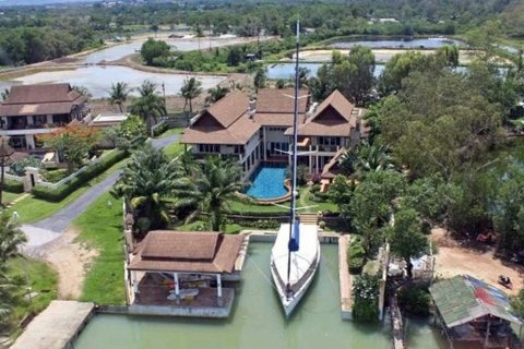 Chalet de 5 dormitorios en Phuket, Tailandia № 133948 - foto 20