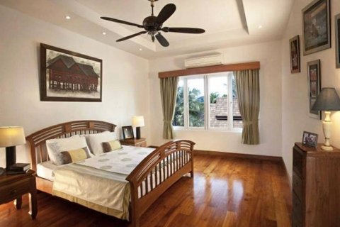 Chalet de 5 dormitorios en Phuket, Tailandia № 133948 - foto 13
