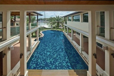 Chalet de 5 dormitorios en Phuket, Tailandia № 133948 - foto 2