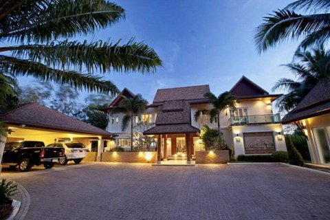 Villa in Phuket, Thailand 5 Schlafzimmer № 133948