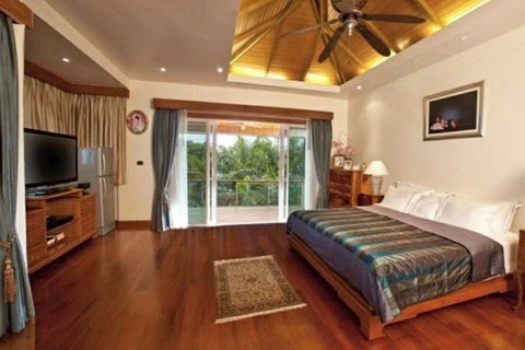 Chalet de 5 dormitorios en Phuket, Tailandia № 133948 - foto 12