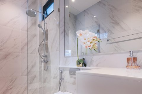Condominio de 4 dormitorios en Watthana, Bangkok, Tailandia № 133950 - foto 28