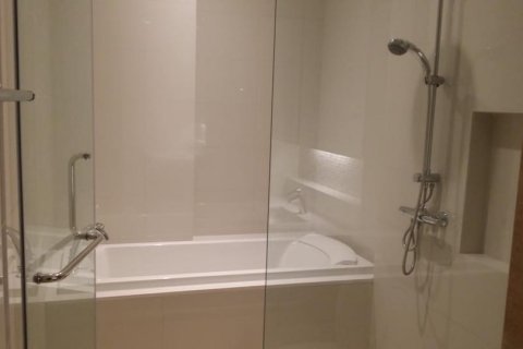 Condo in Bangkok, Thailand, 2 bedrooms № 66754 - photo 9