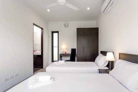 Chalet de 3 dormitorios en Pattaya, Tailandia № 163828 - foto 14