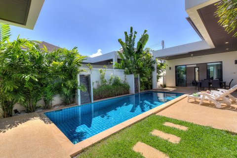 Chalet de 3 dormitorios en Pattaya, Tailandia № 163828 - foto 4