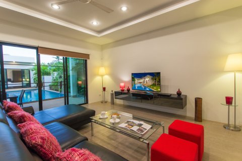 Chalet de 3 dormitorios en Pattaya, Tailandia № 163828 - foto 7