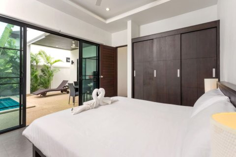 Chalet de 3 dormitorios en Pattaya, Tailandia № 163828 - foto 13
