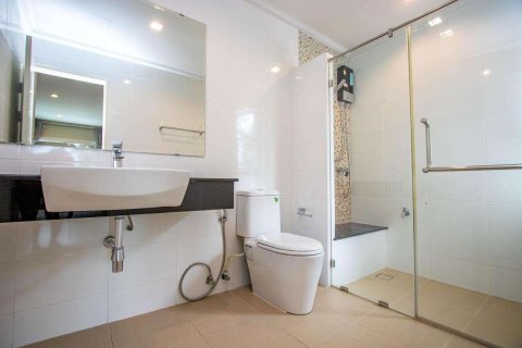 Casa de 4 dormitorios en Chiang Mai, Tailandia № 220497 - foto 22