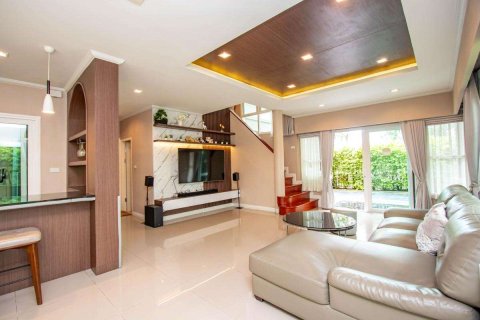 Casa de 4 dormitorios en Chiang Mai, Tailandia № 220497 - foto 30