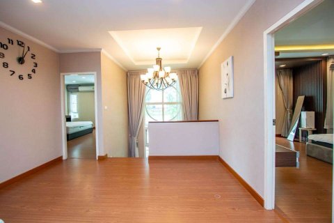 Casa de 4 dormitorios en Chiang Mai, Tailandia № 220497 - foto 14