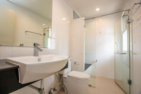 Casa de 4 dormitorios en Chiang Mai, Tailandia № 220497 - foto 26
