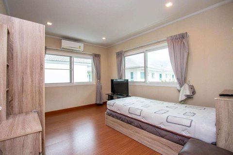 Casa de 4 dormitorios en Chiang Mai, Tailandia № 220497 - foto 27