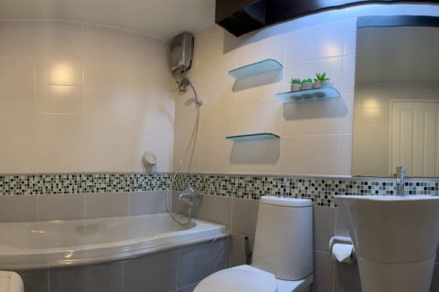Condominio de 3 dormitorios en Khlong Toei, Bangkok, Tailandia № 136897 - foto 6