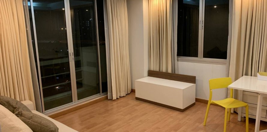 Condominio de 3 dormitorios en Khlong Toei, Bangkok, Tailandia № 136897