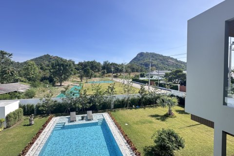 Casa de 4 dormitorios en Hua Hin, Tailandia № 155912 - foto 18