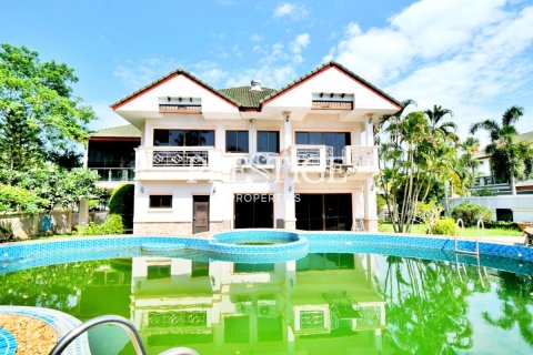 Haus in Pattaya, Thailand 4 Schlafzimmer № 198702