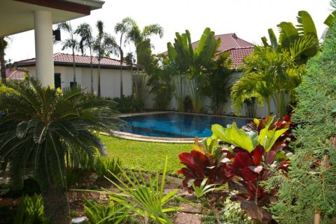 Casa de 4 dormitorios en Hua Hin, Tailandia № 116320 - foto 8