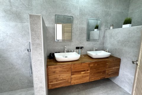 Casa de 4 dormitorios en Ko Samui, Tailandia № 117157 - foto 5