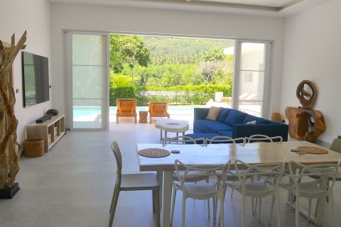 Casa de 4 dormitorios en Ko Samui, Tailandia № 117157 - foto 17