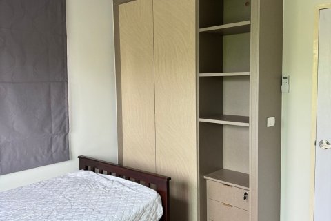 Casa de 3 dormitorios en Samut Prakan, Tailandia № 141586 - foto 8