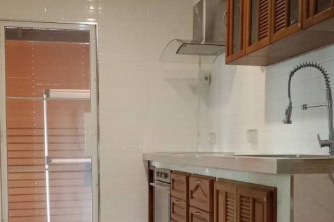 Casa de 3 dormitorios en Samut Prakan, Tailandia № 141586 - foto 5