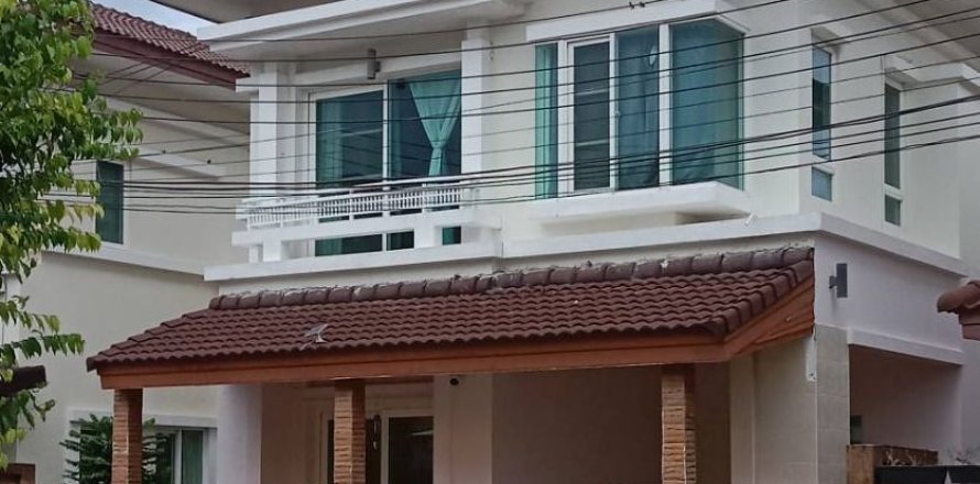 Casa de 3 dormitorios en Samut Prakan, Tailandia № 141586