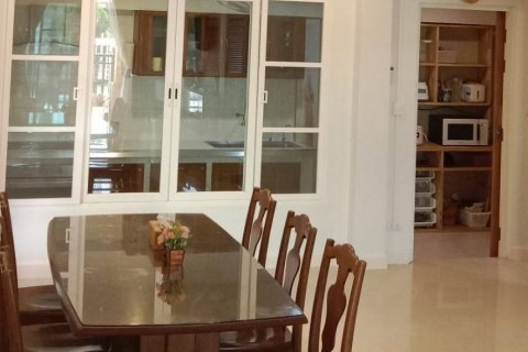 Casa de 3 dormitorios en Samut Prakan, Tailandia № 141586 - foto 3