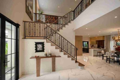 Casa de 4 dormitorios en Bangkok, Tailandia № 183932 - foto 11