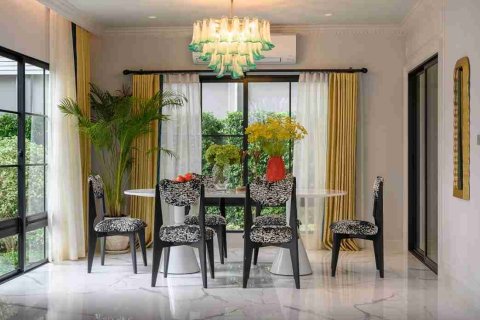 Casa de 4 dormitorios en Bangkok, Tailandia № 183932 - foto 13