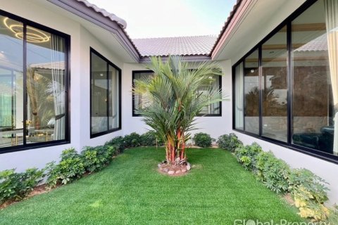 House in Pattaya, Thailand 4 bedrooms № 171473 - photo 7