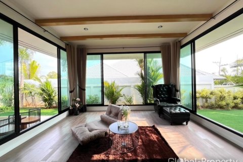 House in Pattaya, Thailand 4 bedrooms № 171473 - photo 22