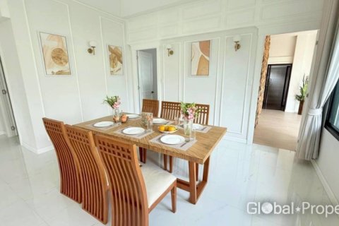 House in Pattaya, Thailand 4 bedrooms № 171473 - photo 30