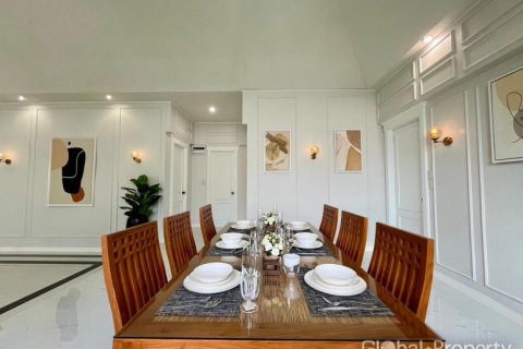 House in Pattaya, Thailand 4 bedrooms № 171473 - photo 28