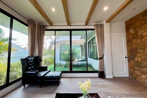 House in Pattaya, Thailand 4 bedrooms № 171473 - photo 24