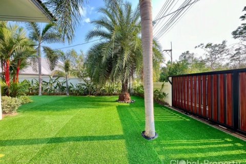 House in Pattaya, Thailand 4 bedrooms № 171473 - photo 10