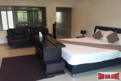 Chalet de 4 dormitorios en Jomtien Beach, Pattaya, Tailandia № 202531 - foto 4